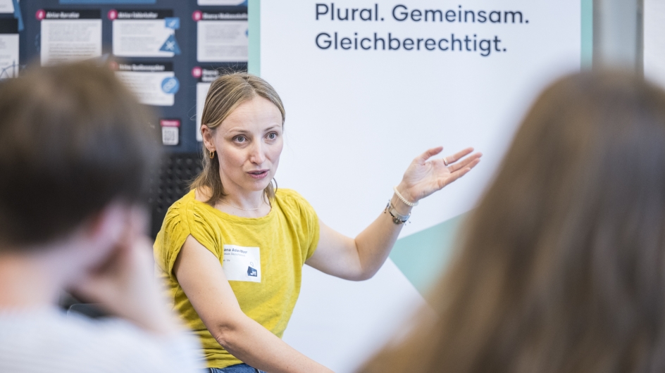 Community Event gegen Hass im Netz zum Thema „Screens & Society“ am 13. und 14. Mai 2024 im bUm Berlin