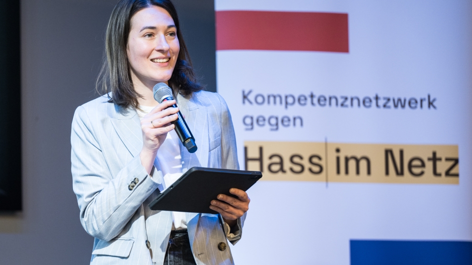 Community Event gegen Hass im Netz zum Thema „Screens & Society“ am 13. und 14. Mai 2024 im bUm Berlin